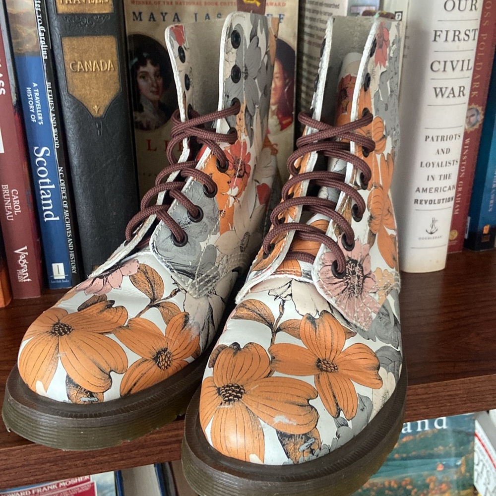 RARE! Dr. Martens 1460 Pascal Boot Floral Sand Sable Botanic Leather W Size 7 - Picture 4 of 15